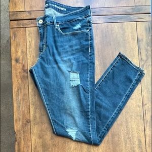 Signature by Levi Strauss Low Rise Distressed Jegging Size 16L (W33 L34)